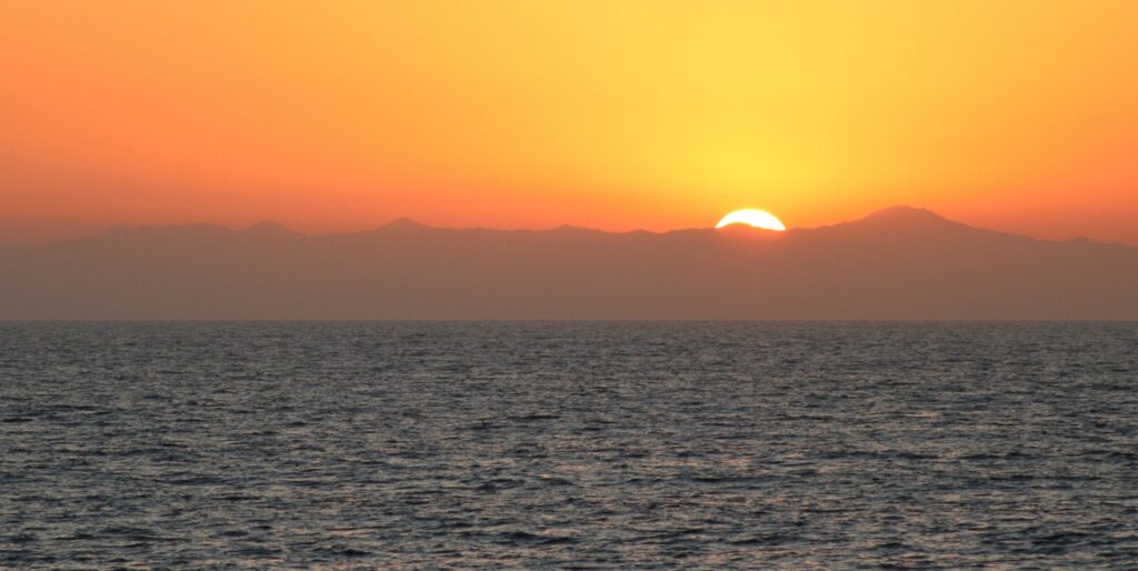 scorpion cove vs. prisoners harbor santa cruz island sunset