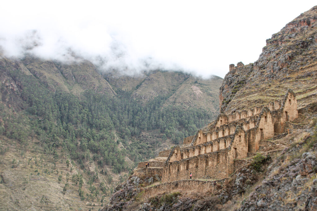 pinkuylluna ruins ollantaytambo